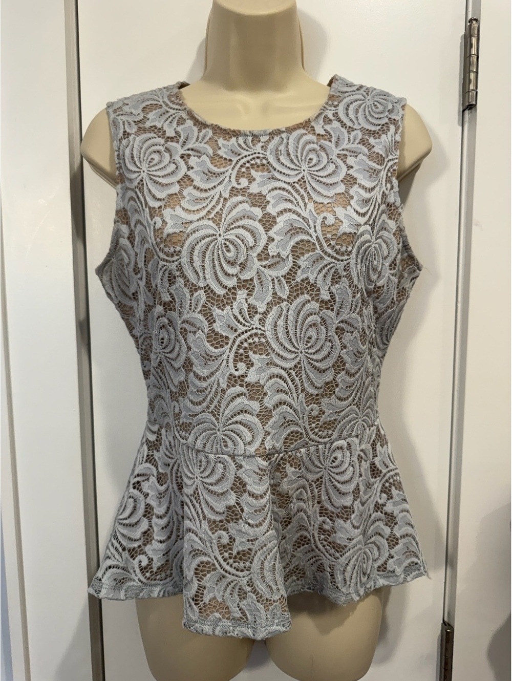 BCBGMAXAZRIA Light Blue Lace Sleeveless Peplum Top Size S
